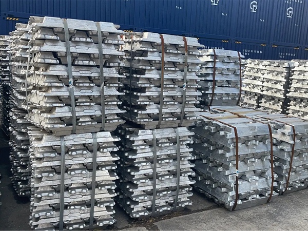 Stacked high quality A356 aluminum ingots, raw casting material for cast aluminum municipal products
